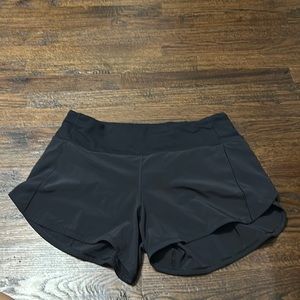 Lulu Lemon Mid-Rise Black Speed Up Shorts Size: 8, 4” length